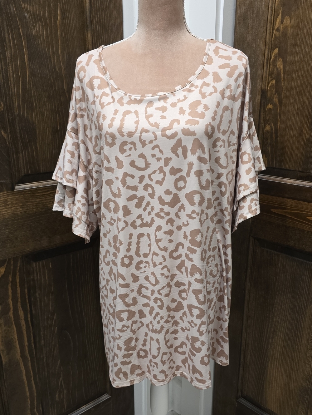 Women’s Cream Leopard Print Flutter Sleeve Top